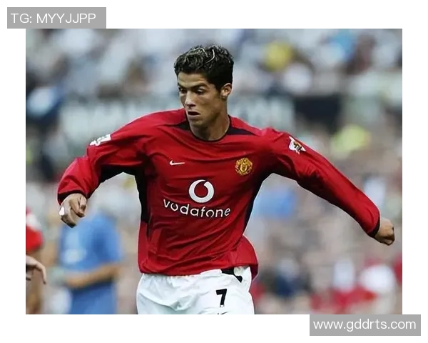 C罗独特头发造型解析:从经典到创新的足球明星风格演变